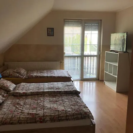 Imre Apartment
