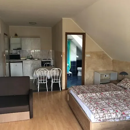 Imre Apartment *